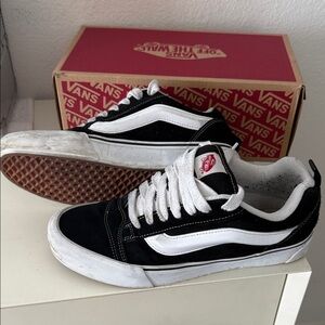 Vans Knu Skool size 11 Men’s